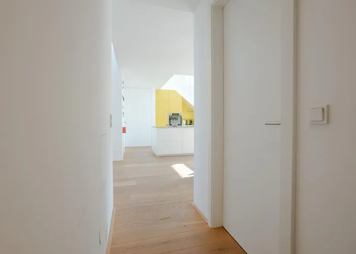 Spacious And Stylish Two-level Retreat דירה *