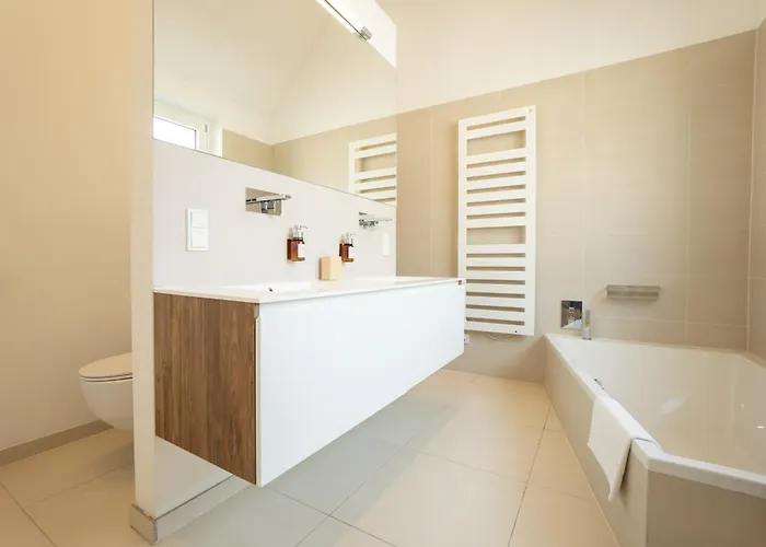 Spacious And Stylish Two-level Retreat *