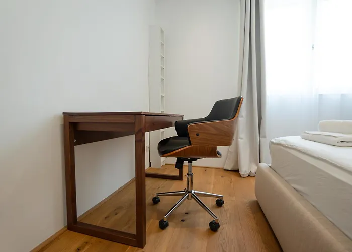 Spacious And Stylish Two-level Retreat דירה