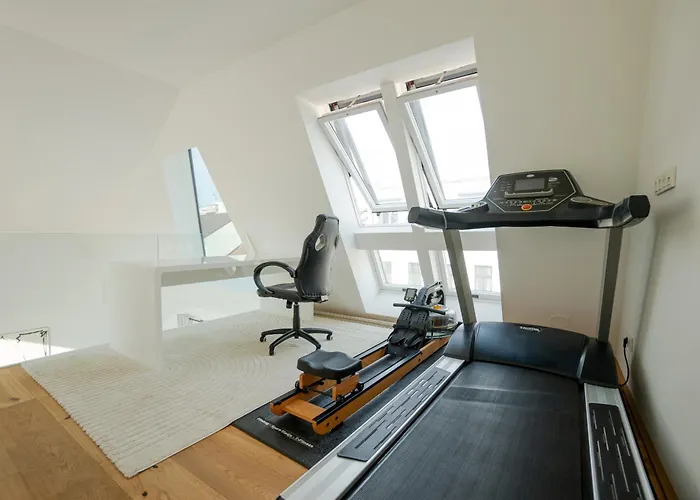 דירה Spacious And Stylish Two-level Retreat וינה