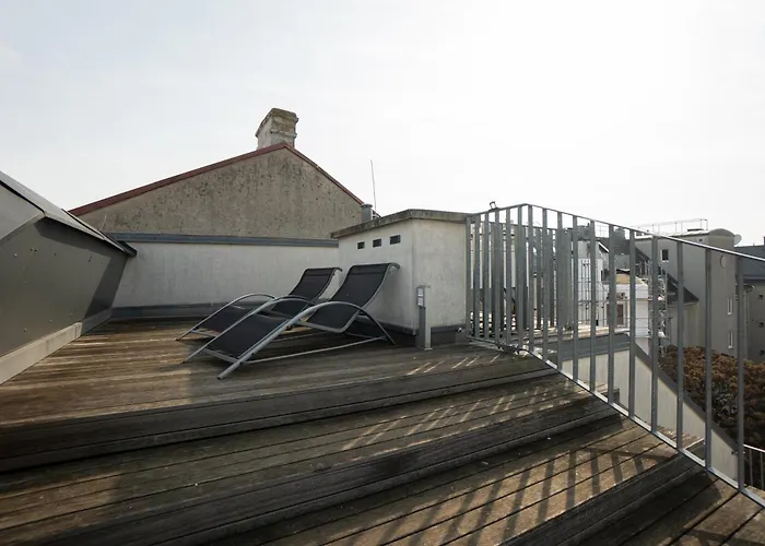 Spacious And Stylish Two-level Retreat * וינה